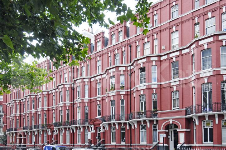 			MUST SEE!!, 2 Bedroom, 1 bath, 1 reception Flat			 Old Marylebone Road, MARLEBONE